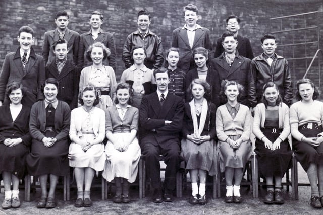 Pupils of Hillfoot School, Neepsend, 1953.  Photo submitted by Barbara Warsop