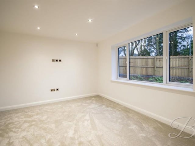 The dining room is 11'8" by 14'8".