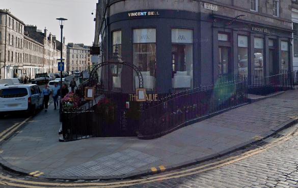Bailie Bar, at 2-4 St. Stephen Street, EH3 5AL, has a rating of 4.5 from 314 reviews.