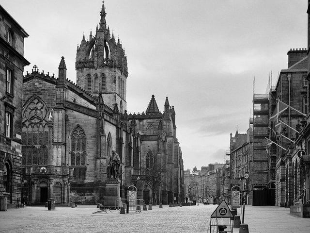 Paul Henni, who previously eismologist for the British Geological Survey, and Lynn Henni, a former chief press officer who now works for Inspiring Scotland, took up photography as a hobby seriously around five years ago and fit it around their work.