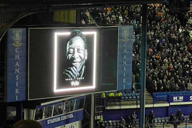 Sheffield Wednesday and Port Vale fans joined in a standing ovation after news of the death of Pele.