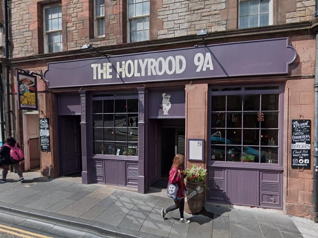 The Holyrood 9A, at 9A Holyrood Road, EH8 8AE, has a rating of 4.5 from 1,364 reviews.