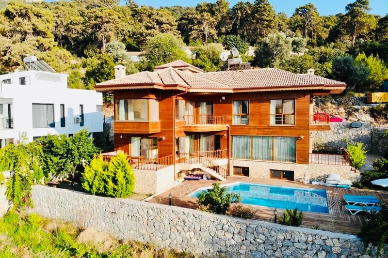 With incredible views over the Aegean Sea on Turkey's famous Turquoise Coast, this huge seven bedroom detatched house with private pool could be yours for exactly £400,000.