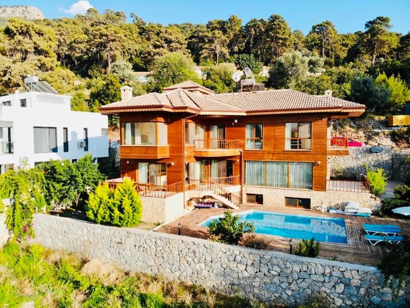 With incredible views over the Aegean Sea on Turkey's famous Turquoise Coast, this huge seven bedroom detatched house with private pool could be yours for exactly £400,000.