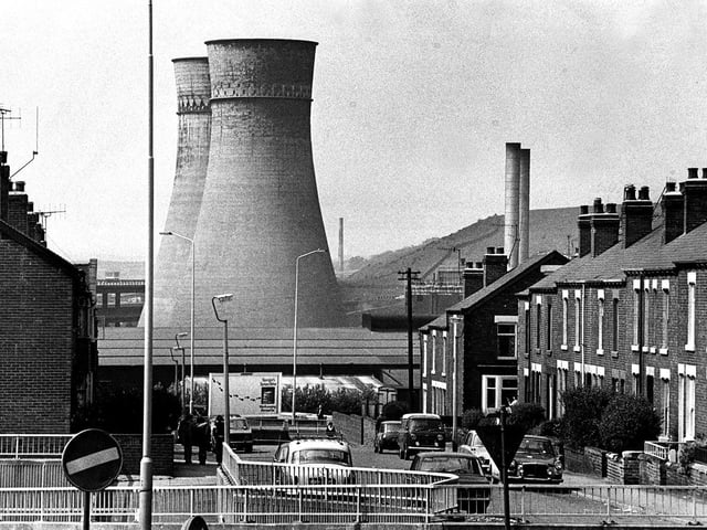 A view of Tinsley cooling towers, Sheffield, in December 1979