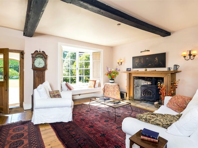 Warblington Castle is within a very short distance of Portsmouth and has good rail links to London, not to mention the facilities of the pretty harbour-side town of Emsworth.