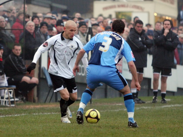 Lindon Meikle takes on Craig Woodman.