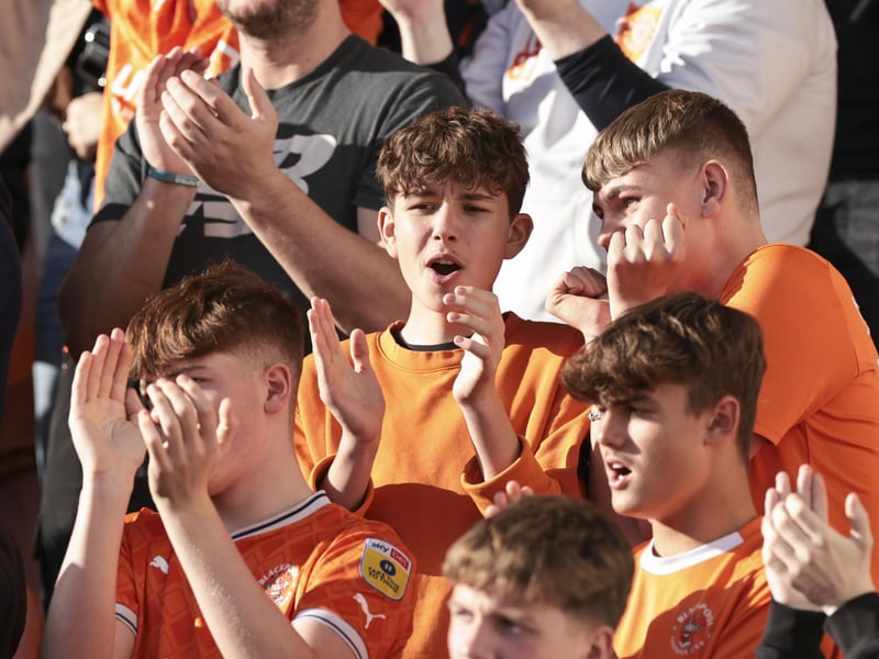 Average away attendance: 1176