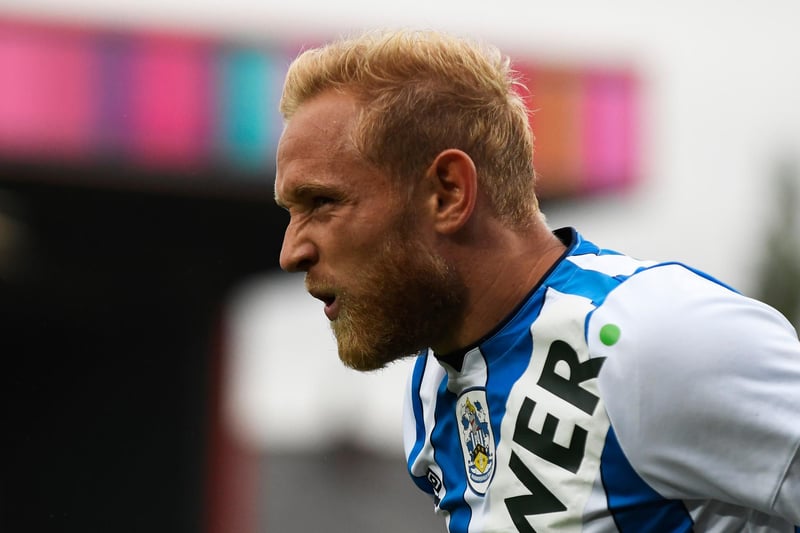 Derby County and Birmingham City both look set for disappointment in their pursuit of free agent Alex Pritchard, with the ex-Huddersfield Town man said to be keen on joining Sunderland instead. He was released by the Terriers at the end of last season. (HITC)