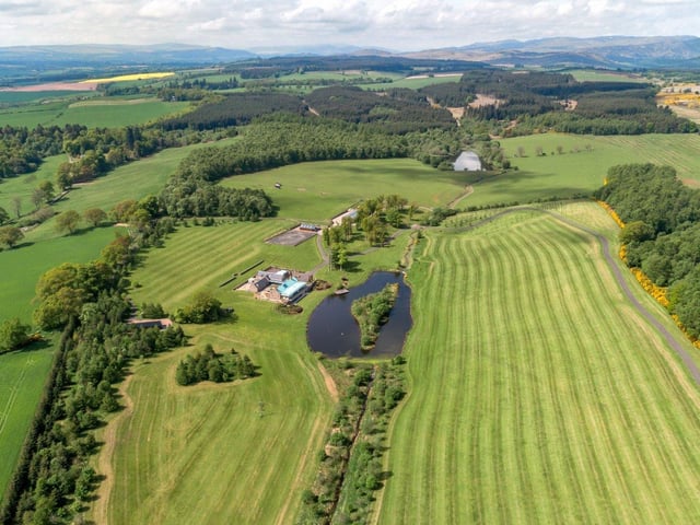 Several fields and around 60 acres of woodland surround the main house, offering a wealth of paths and trails for walking, cycling, cross country riding and golf.