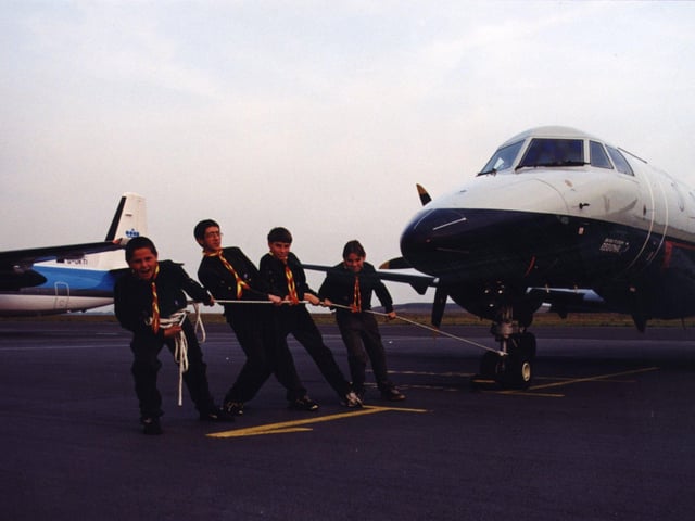 Dronfield scouts practise their charity plane pull at Sheffield City Airport