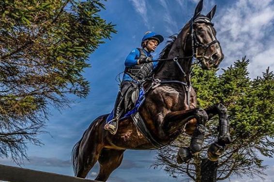 This week in September is usally all about the horses so it's no surpise that @atmospheric_images took this magnificant image.