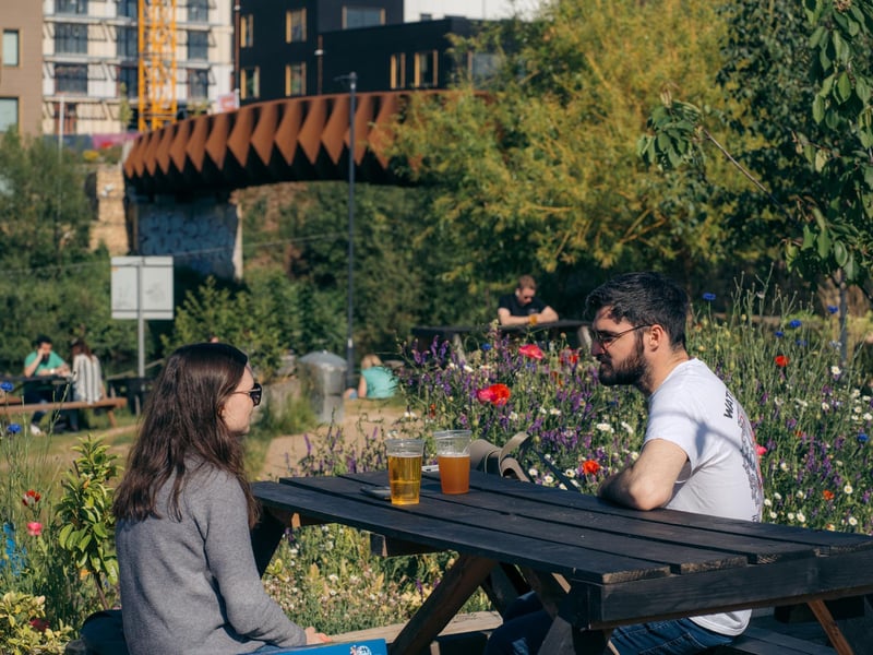 Piglove by the River, in Clarence Road, has a rating of 4.8 stars from 104 Google reviews. A customer at Piglove said: “Really cool bar by the canal, fantastic in the sunshine! Lovely place to sit and have a drink, especially in the sun. Haven’t tried the food yet but hope to at some point!”