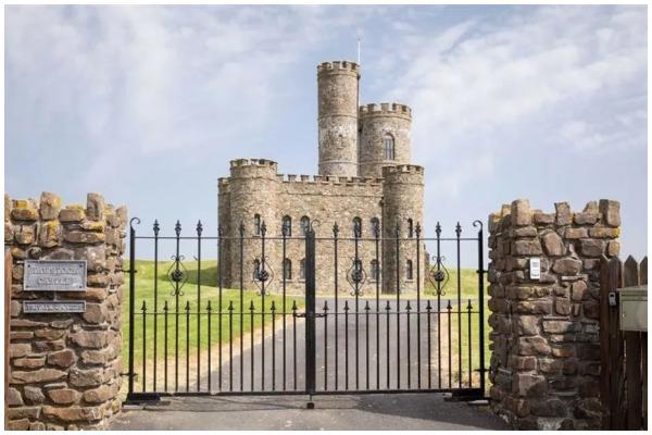 Tawstock Castle stands proudly on a hill top and enjoys breath taking 360 degree views of the North Devonshire countryside. This castle is situated within 8.41 acres of private, fenced grounds. Property agent: Stags bit.ly/3crg1s4