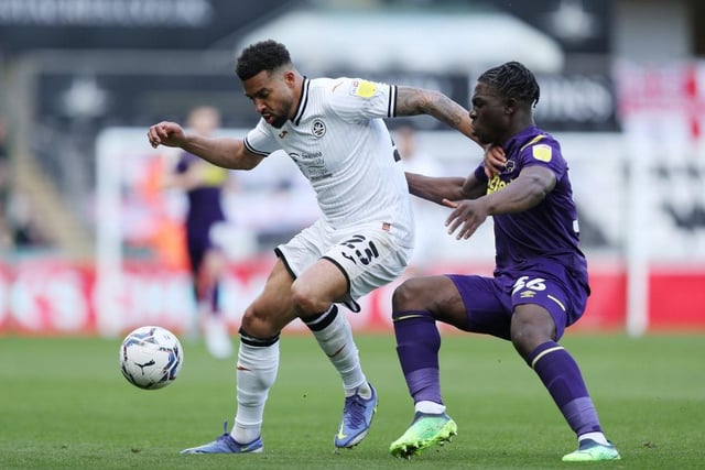 Preston North End are close to making a breakthrough in their bid to sign Fulham defender Cyrus Christie on a free transfer (Alan Nixon)