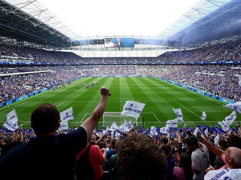 Maximum capacity: 52,769 | 2026/25 average attendance: 52,132