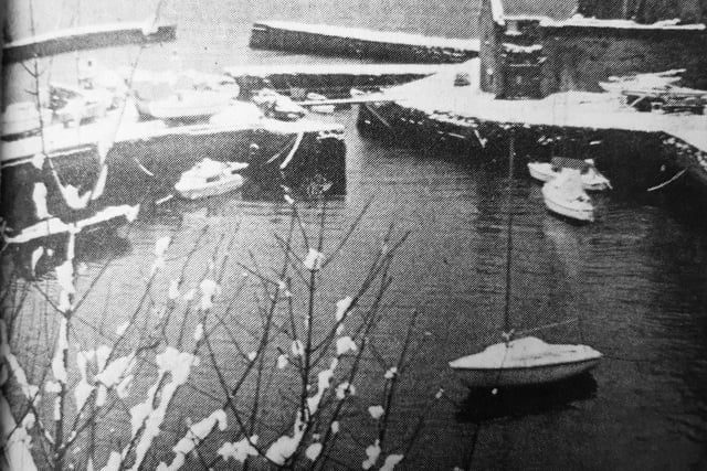 A wintry scene looking down on Dysart Harbour in 1984