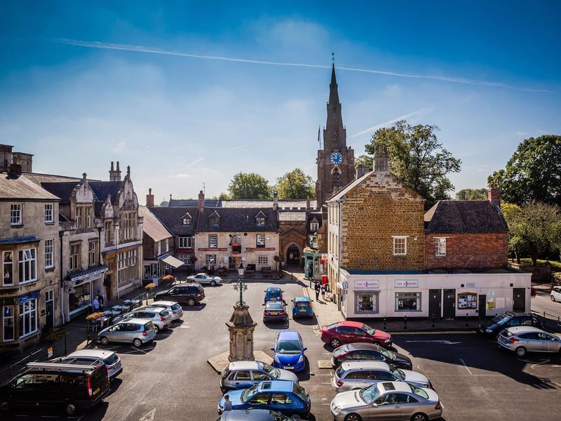 This event celebrates the festive season in Rutland's second major town, typically featuring market stalls, late-night shopping, and the town's Christmas lights switch-on. It's a key community event providing local crafts and seasonal cheer. 🗺️ Uppingham Town Centre, LE15 9QS