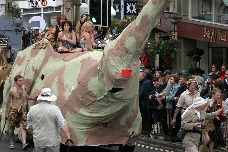 This fantastic dinosaur made quite the impression in the 2008 carnival