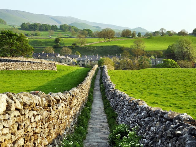 One of the most popular and picturesque towns in the Yorkshire Dales, Grassington sits in an attractive location on the River Wharfe and is surrounded by open countryside, providing an ideal spot for exploring Wharfedale and Nidderdale.