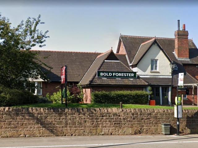 The Good Beer Guide says: "Hungry Horse-branded pub and restaurant offering up to 12 real ales. The beer garden is popular with families in the summer."
