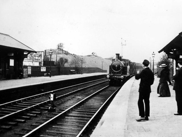 Neepsend Station in Sheffield opened in July 1888 and was on the Woodhead Line which connected Sheffield Victoria and Manchester London Road stations. Passenger numbers eventually declined and it closed in October 1940