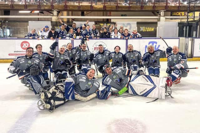 The Sheffield Steelkings got their British Para Ice Hockey League title defence off to a strong start with a rousing 8-0 win over the Manchester Mayhem in Altrincham on Saturday night.