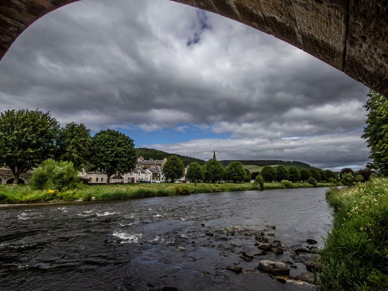 Located in the heart of the Scottish Borders, Peebles is a great place for both outdoor activities and culture, the highlight being its annual arts festival. There are also plenty of attractions on offer including a museum dedicated to the author John Buchan, the Tweeddale Museum and Gallery, and Neidpath Castle.