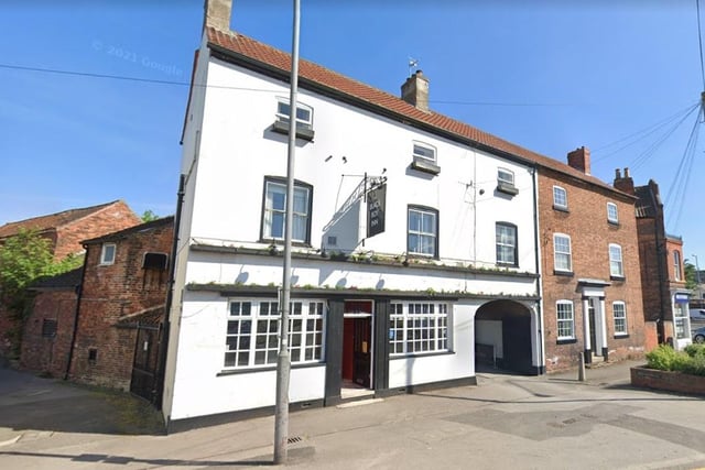 The Good Beer Guide says: "A friendly inn just off the town centre with a good regular trade. This cosy open-plan pub shows live sport on TV and has a dartboard."