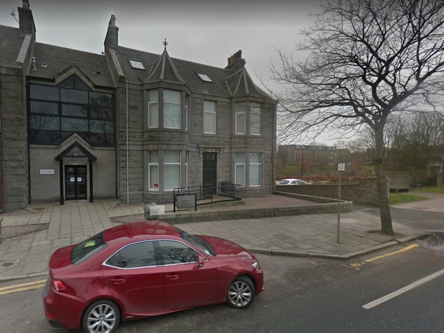 Number of registered patients: 18,234. Address: Oldmachar Medical Practice, 526 King Street, Aberdeen, NA, AB24 5RS