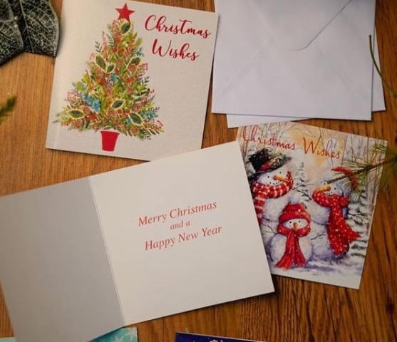 Have you sent your Christmas cards out yet? By @david8photography