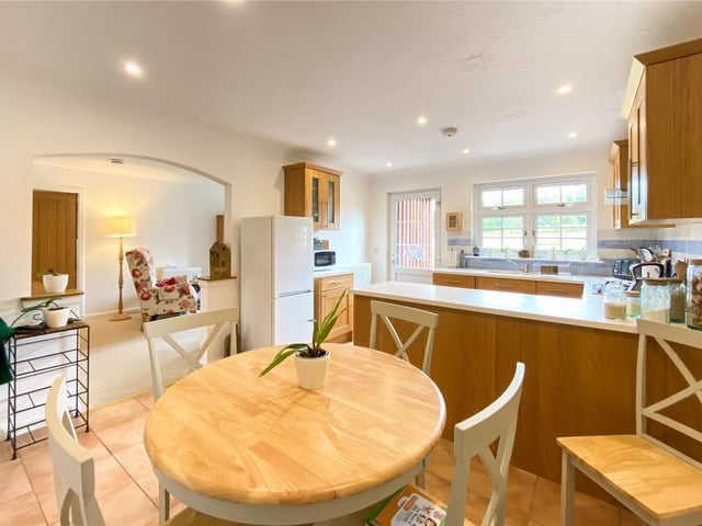 Annexe - kitchen diner.
