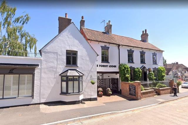 The Good Beer Guide says: "This 18th-Century coaching inn is a free house and offers a varying range of guest beers, including a house beer from Welbeck Abbey. The high-class restaurant serves a large selection of daily specials, and local produce is proudly used wherever possible."