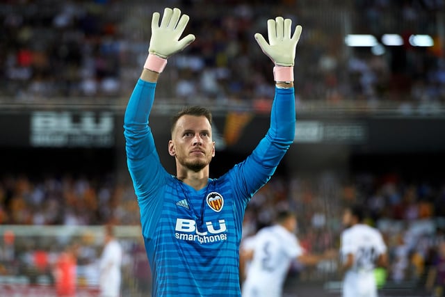 Sheffield United have expressed an interest in Barcelona goalkeeper Neto, with the Catalan giants wanting £19.8m for the Brazilian. (Sport)