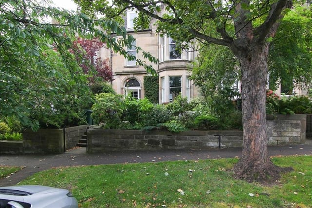 The flat is located in a peaceful, leafy street.