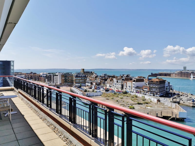 Gunwharf Quays - 3 bedroom flat - £1.95m