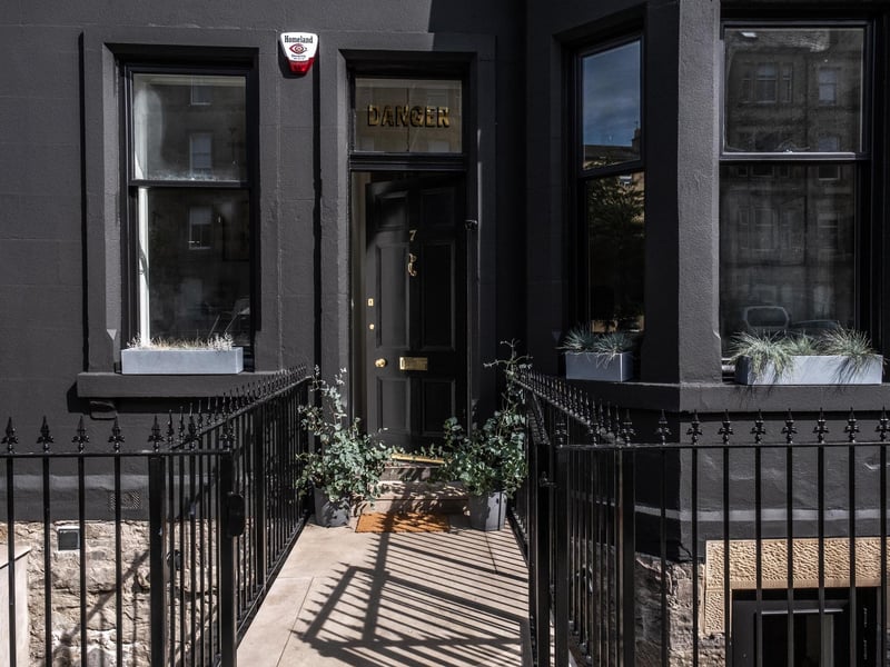 maindoor apartment