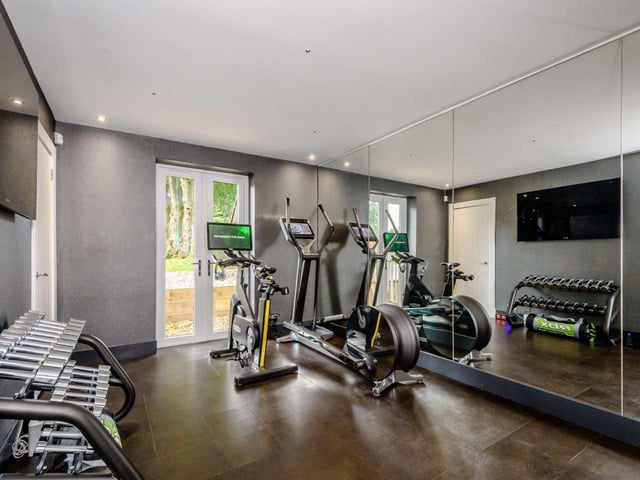 Coach house bedroom 2.