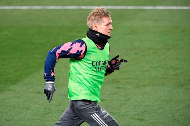 Arsenal are in advanced talks to sign Real Madrid midfielder Martin Odegaard. A loan move has been touted in recent days. (Sky Sports)


(Photo by OSCAR DEL POZO/AFP via Getty Images)