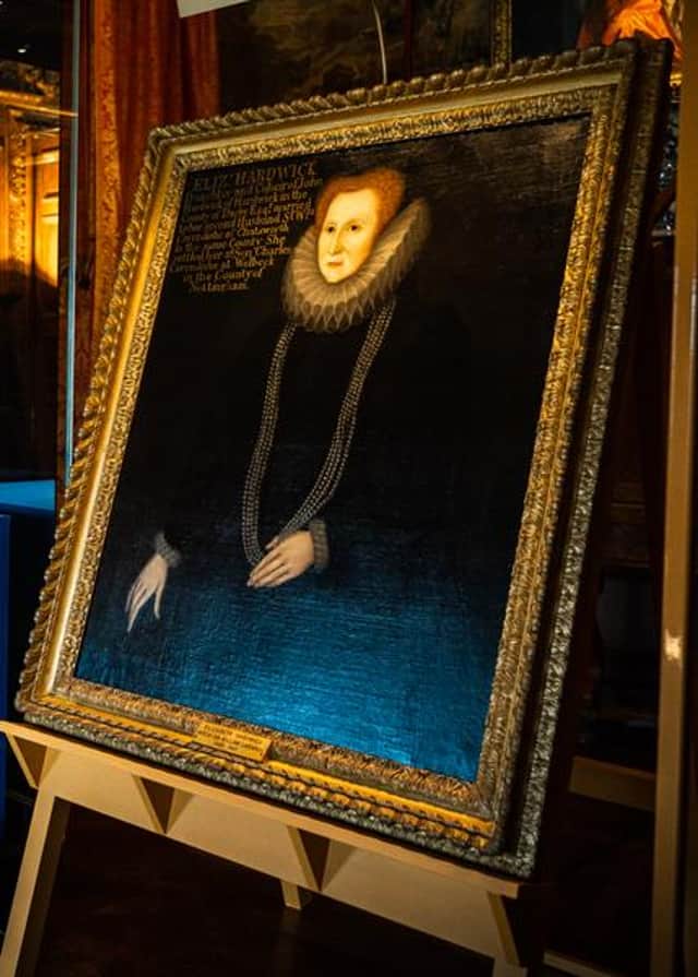The portrait of Bess of Hardwick in which she is wearing the necklace