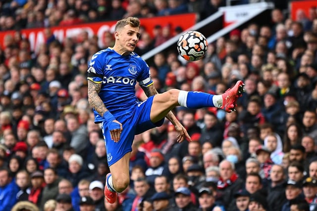 As Rafa Benitez begins to stamp his authority on his Everton side, it seems that there is no future for the Frenchman at Goodison Park. Both Newcastle and Leicester City have reportedly shown an interest in Digne and Sky Bet have priced a move to Tyneside for the Frenchman at 6/1.