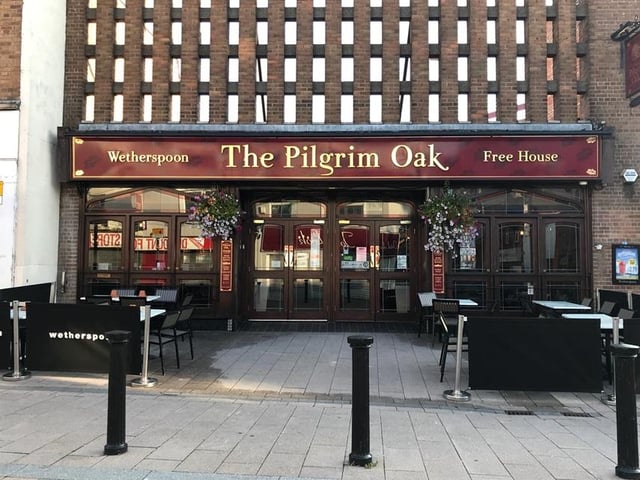 Opened in 1998, this Wetherspoons pub stands opposite Watnall Road, in the heart of Hucknall town centre. It is named after the fonce-amous tree that stood in Newstead Abbey.