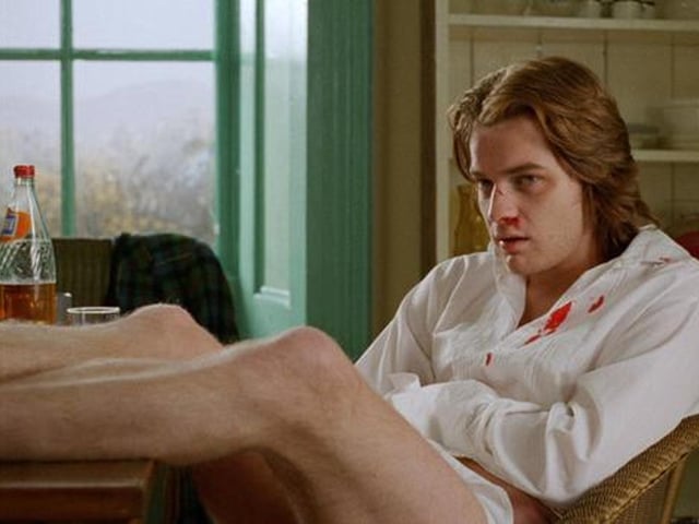 Danny Boyle's directorial debut Shallow Grave stars a young Ewan McGregor and was filmed in predominately in Glasgow, though Boyle also filmed in Paisley and Edinburgh for this 1994 film.
