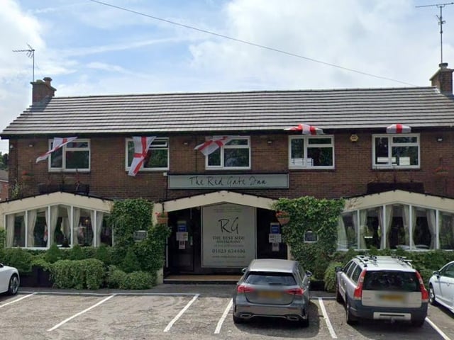 The Good Beer Guide says: "A community-focused pub with a spacious lounge, a separate restaurant area serving popular home-cooked food and a skittles alley. Three regularly changing real ales are offered from local and national breweries."