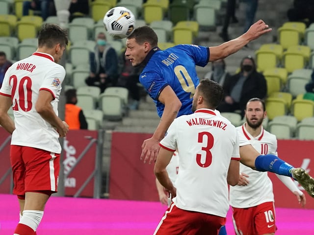 Lech Poznan's sporting director has confirmed that his side are looking at potential replacements for Brighton loanee Jakub Moder on the assumption that his spell in Poland could be cut short by the Seagulls this January. (Interia Sport)