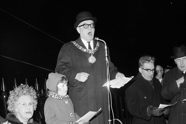 The Mound Christmas tree has its lights switched on in December 1963.