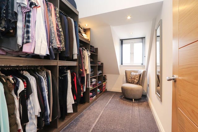 Walk-in wardrobes do seem to elevate any bedroom it accompanies to another level of sophisticated.