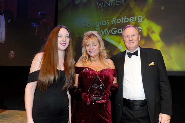 Left, Kirsty Stubbington, manager of Keppel's Head Hotel with winners of the Employer of the Year Award Karen and Douglas Rotberg from Book My Garage.
(210220-8439)