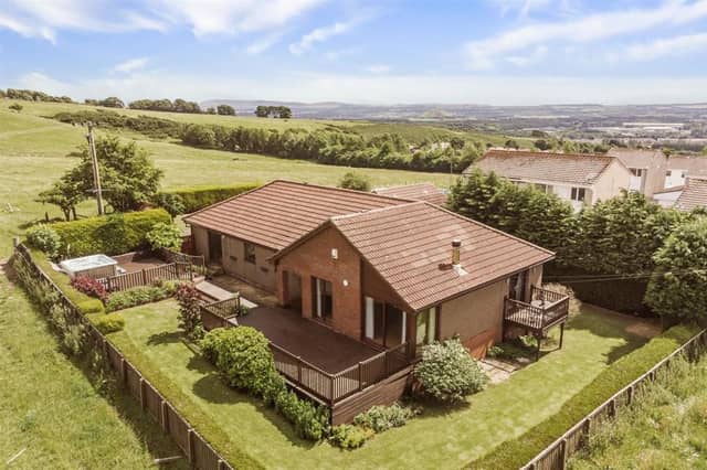 Crosshill Drive, Bathgate.