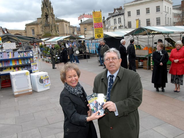 Markets Minister Rosie Winterton, pictured with Mansfield M.P. Alan Meale, during her visit to Mansfield